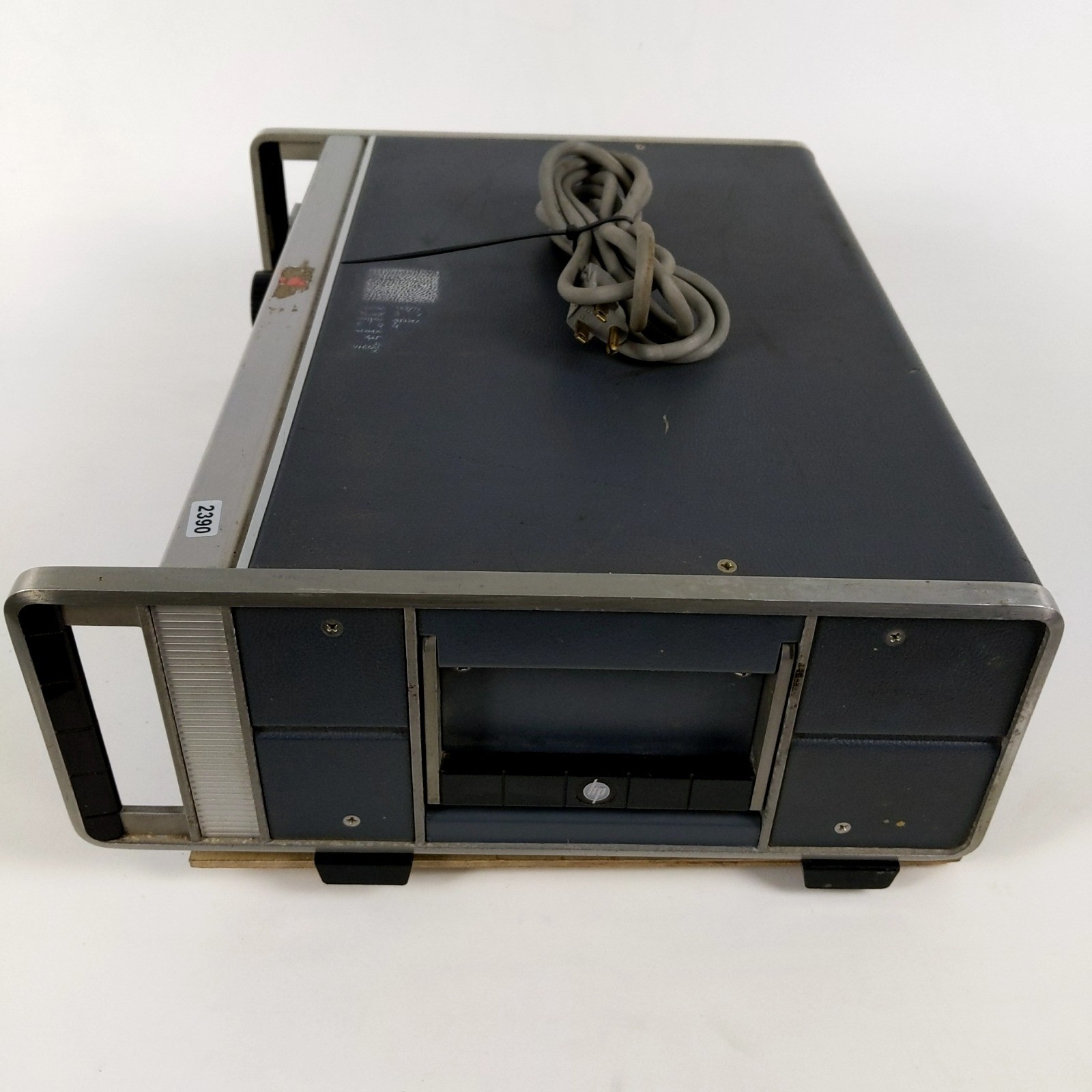 HP Hewlett Packard 651B Test Oscillator Signal Generator Powers On