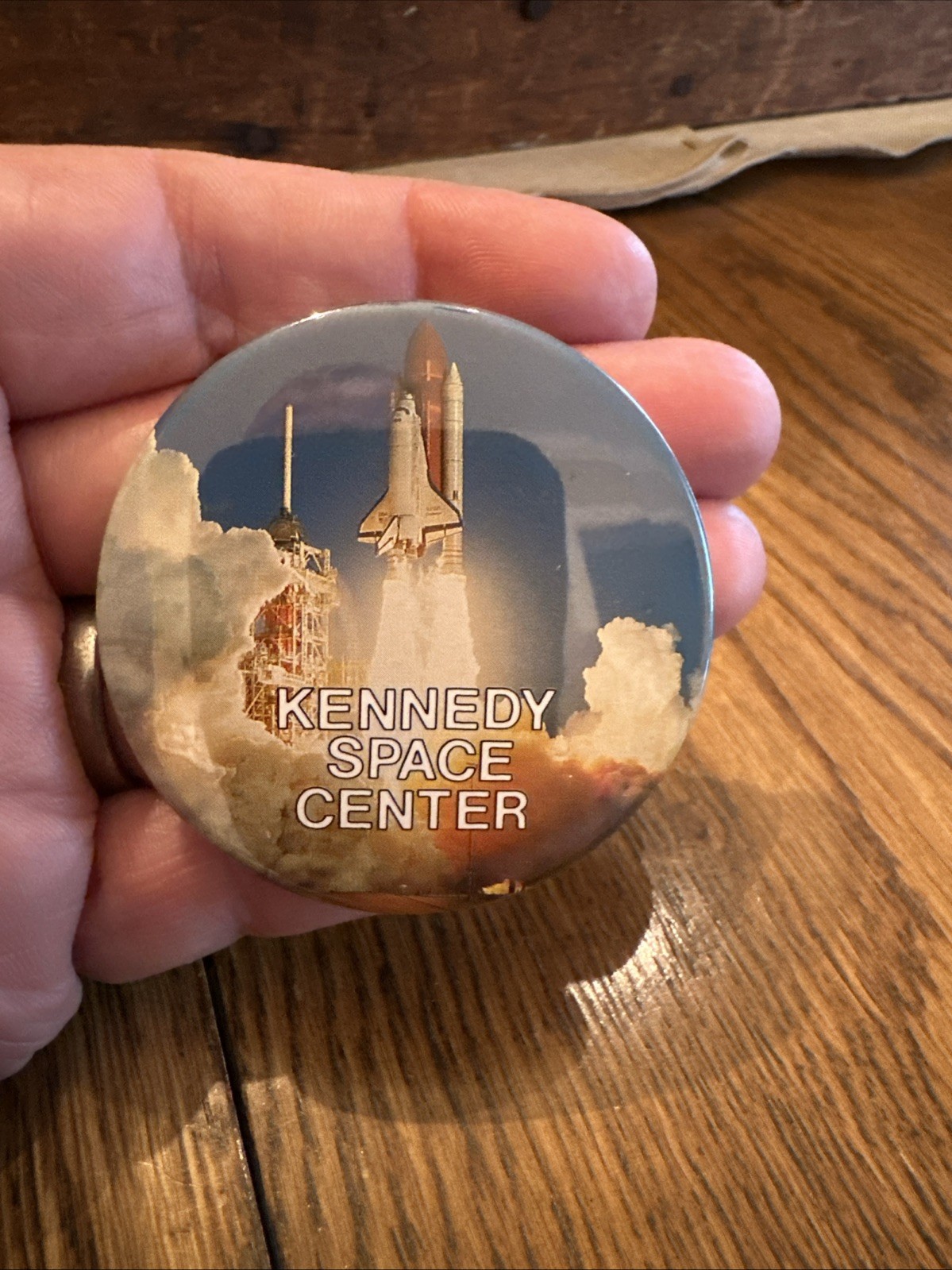 Kennedy Space Center, Vintage, Button / Pin