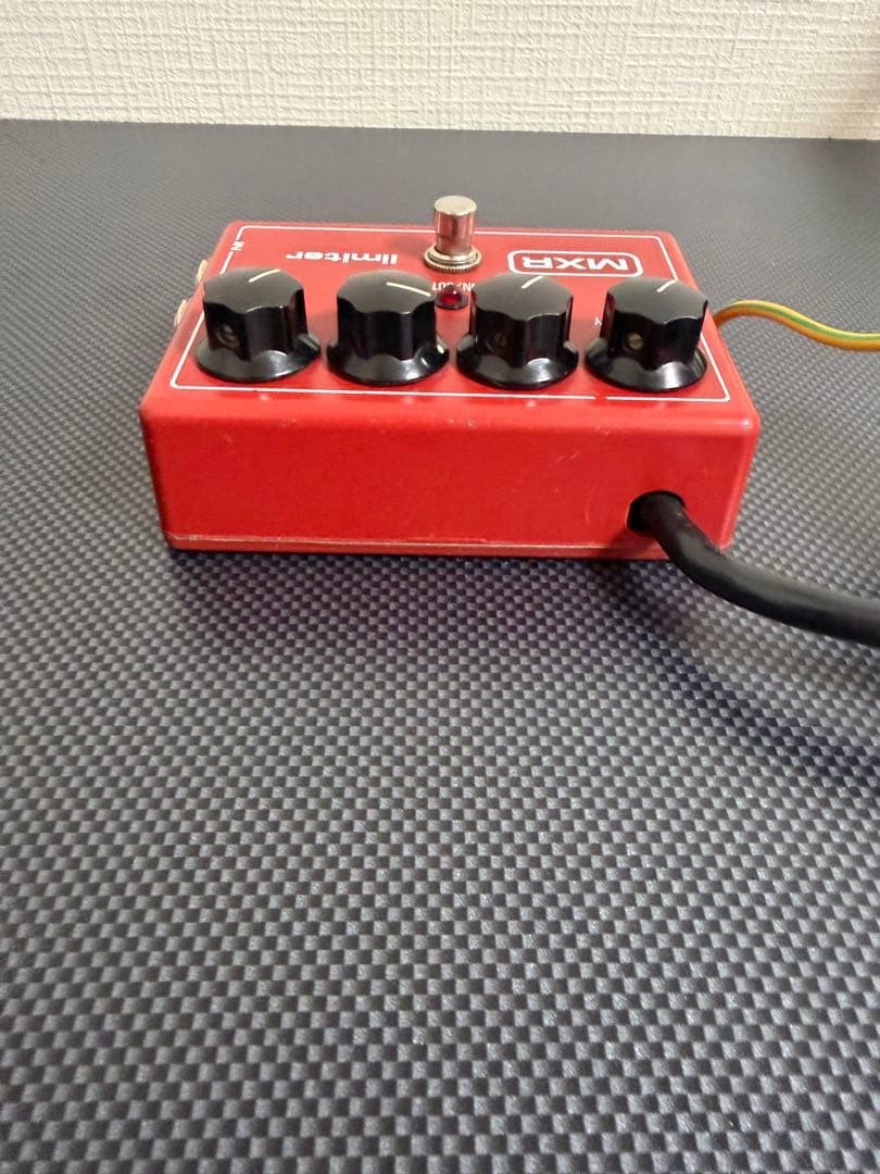 MXR Limiter 143 Effect Pedal Compressor with Power Supply
