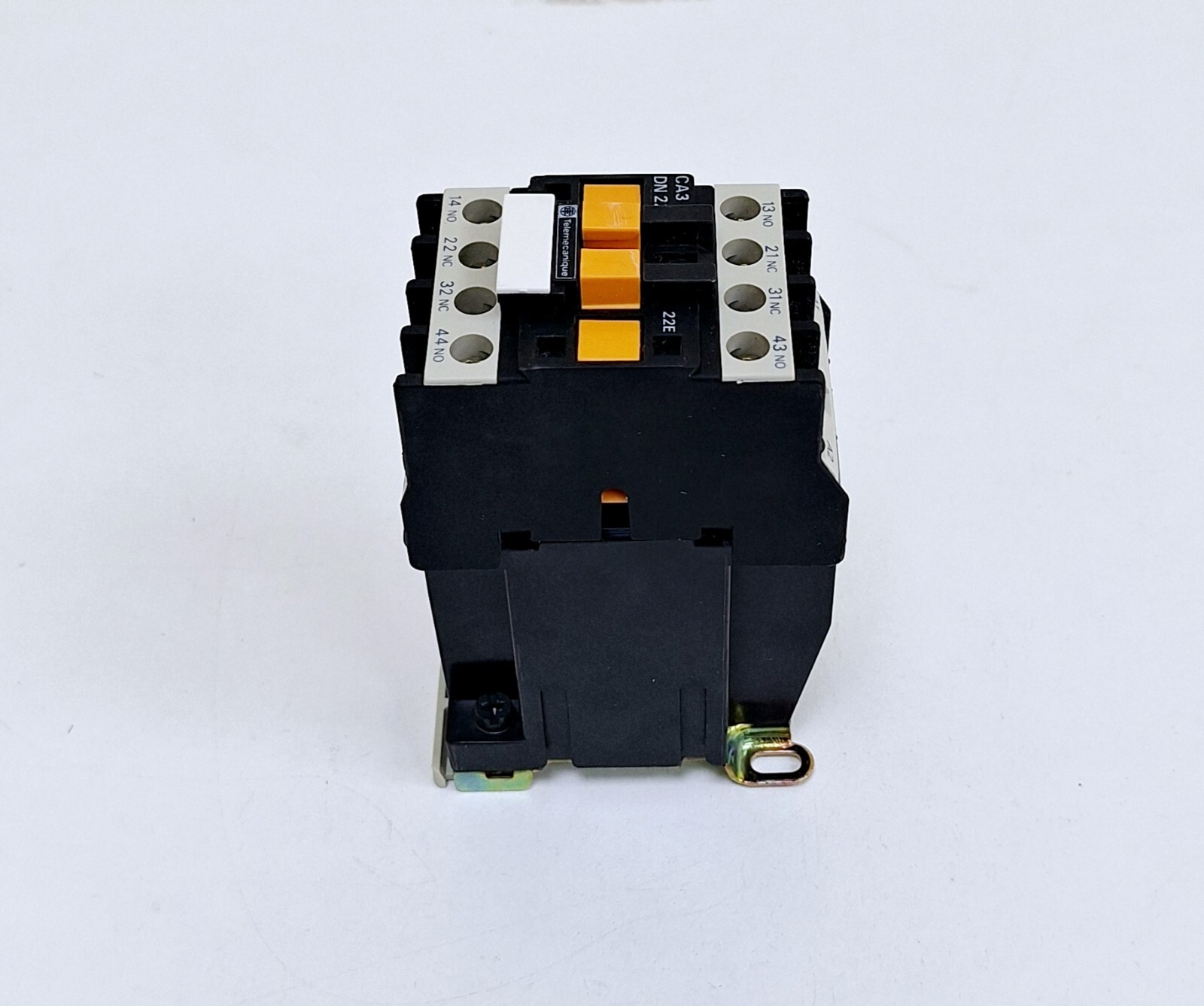 Telemecanique CA3DN22 / 220V DC Control Relay