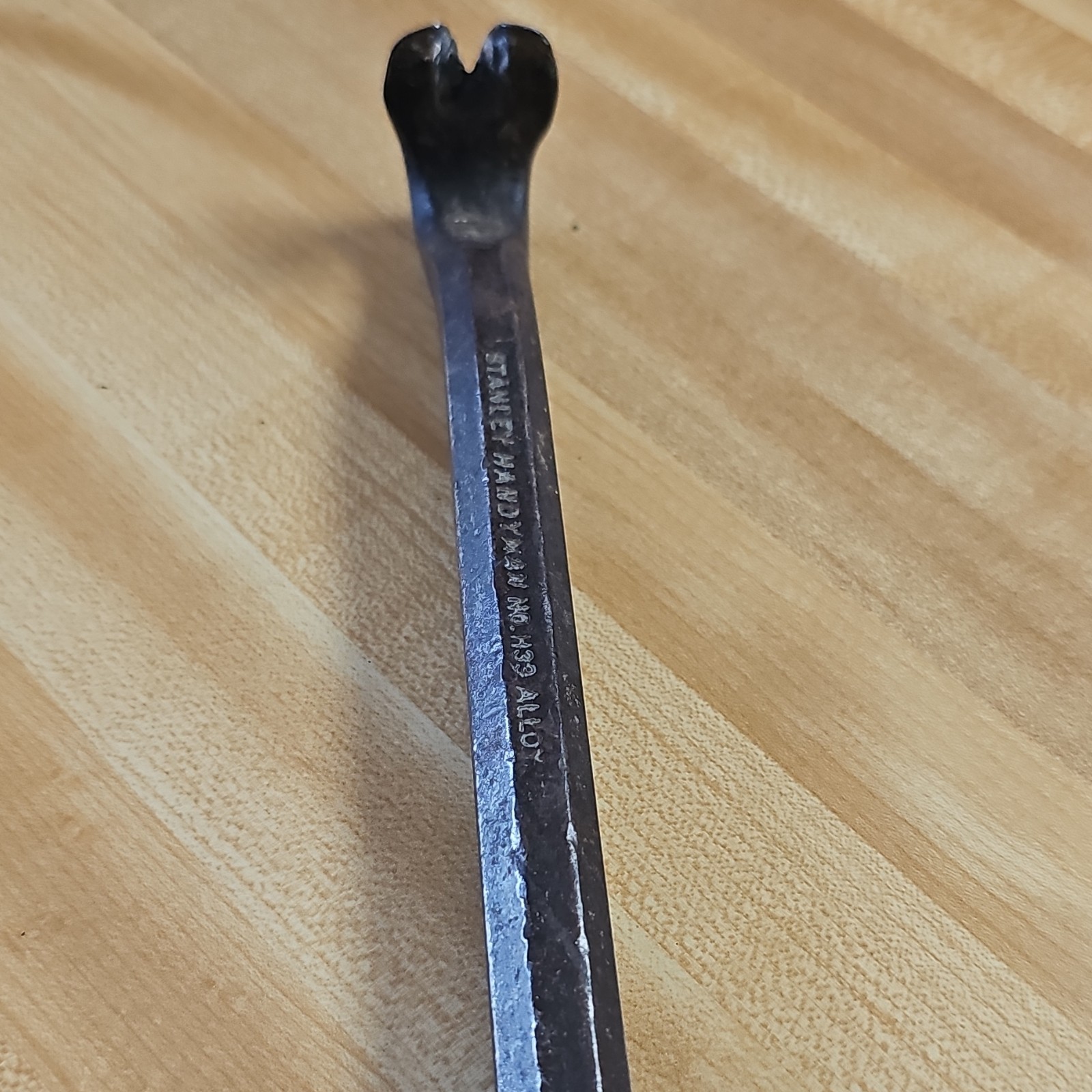 Stanley Handyman No. H39 Alloy Steel Nail Puller 10in Single Piece