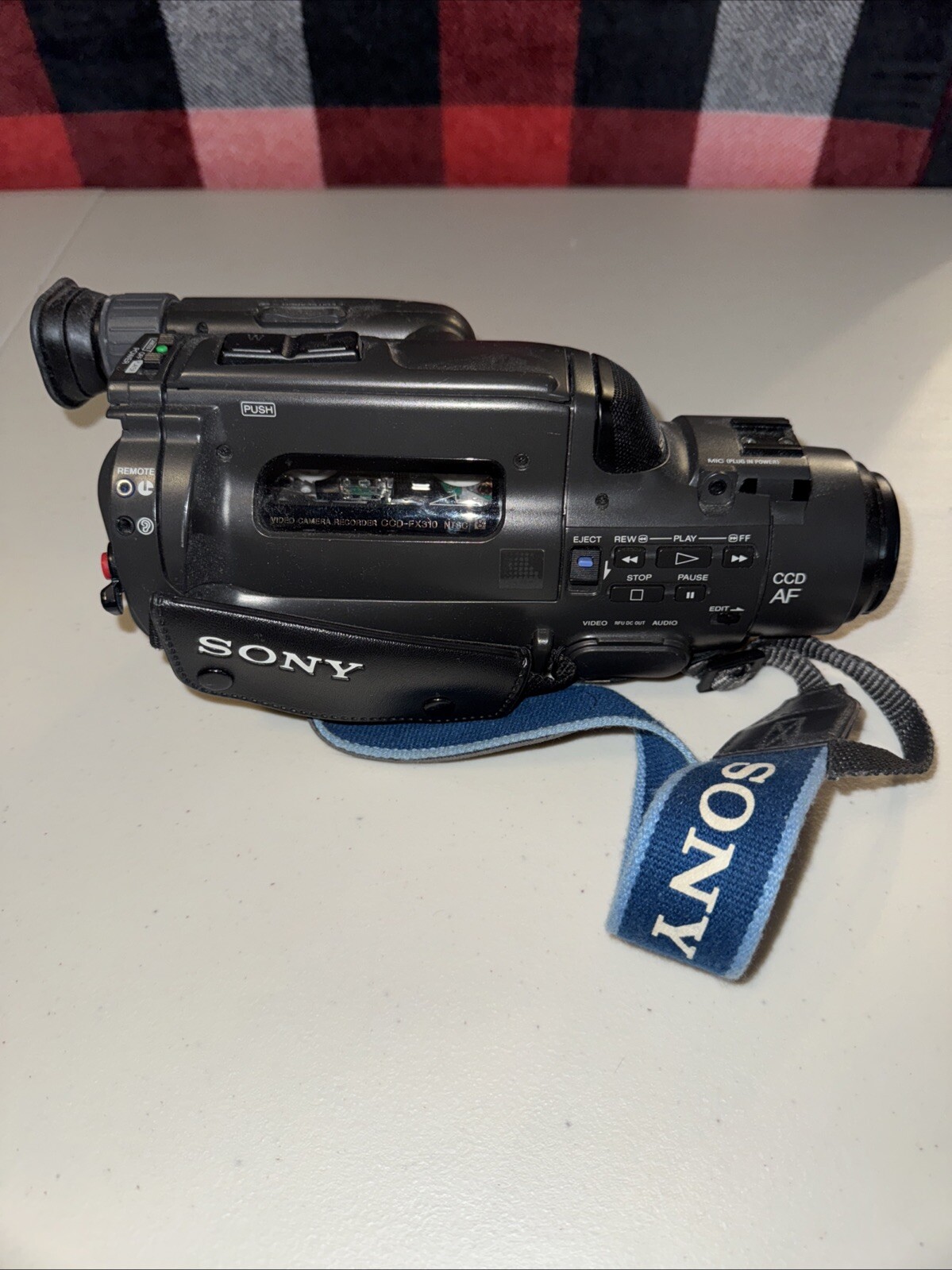 Sony CCD-FX310 Video Recorder Handycam Camcorder VTG Untested No Battery