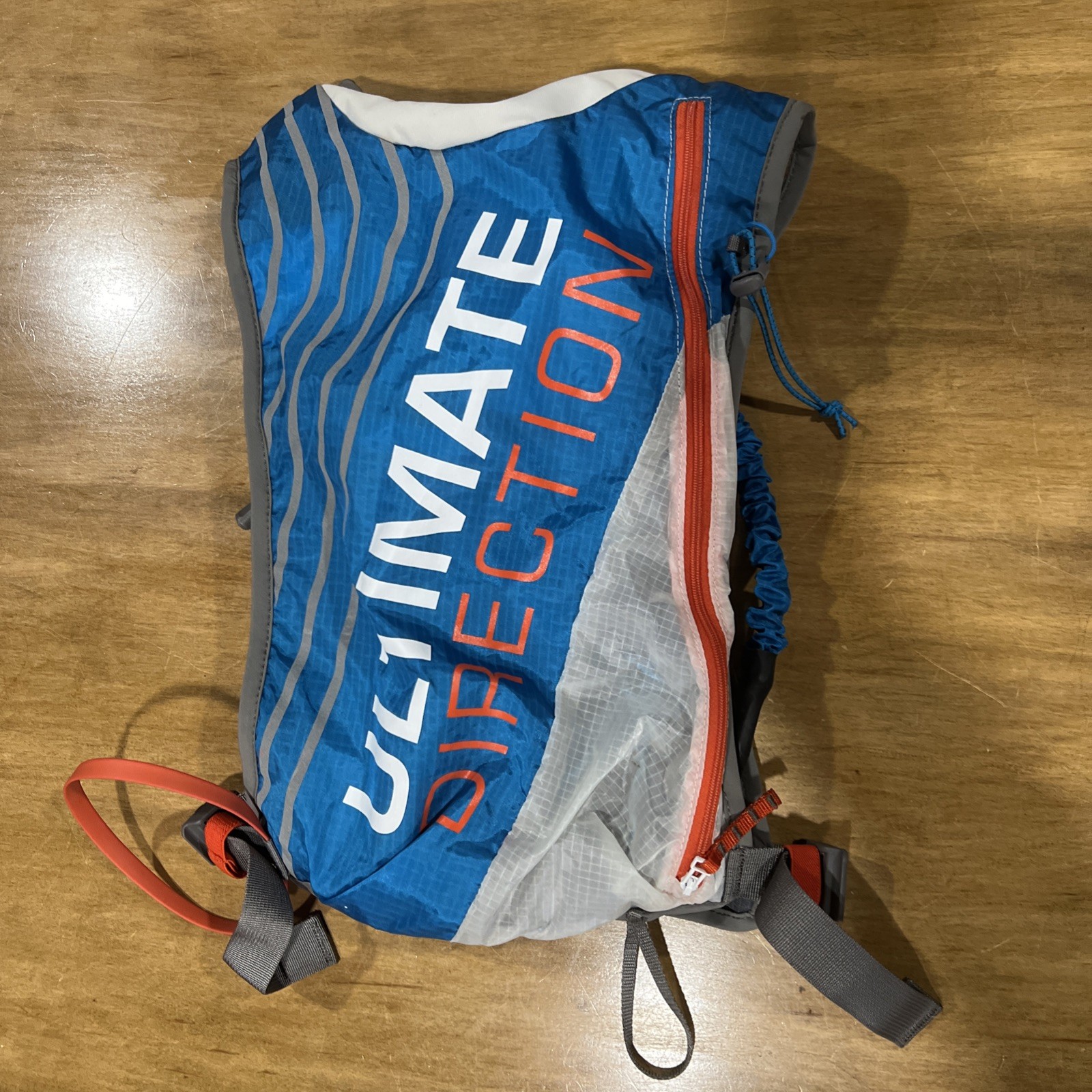 Ultimate Direction Hydration Vest Small Medium, Blue