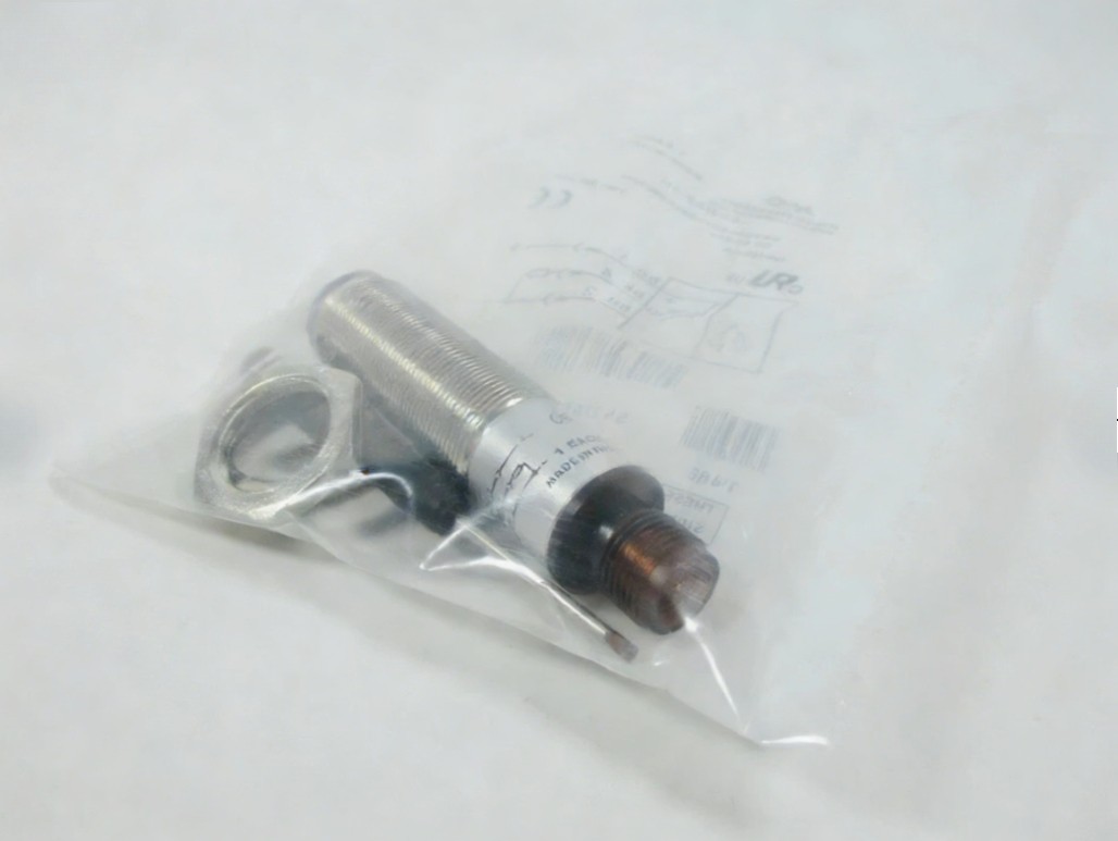 1PC NEW FOR Micro Detectors SS2-AP-1H Proximity switch