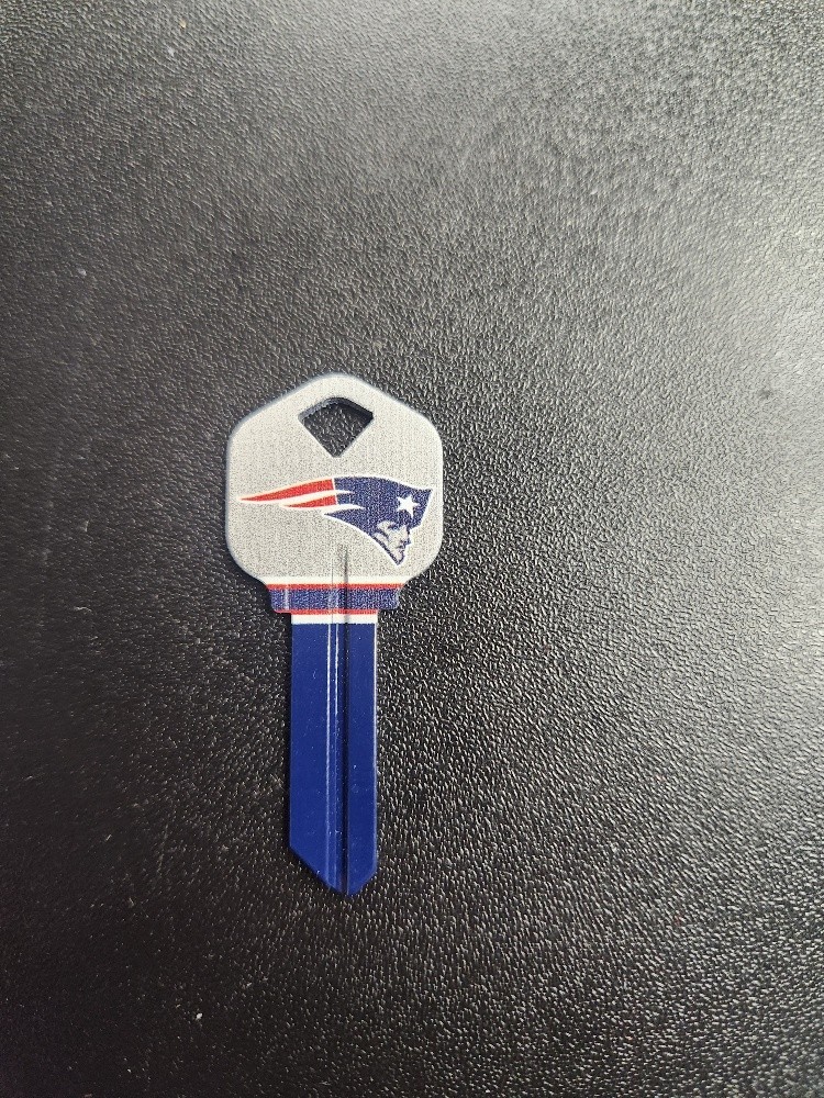 SMALL NFL NEW ENGLAND PATRIOTS KWIKSET KW1/KW10 KEYBLANK - READ DETAILS BELOW