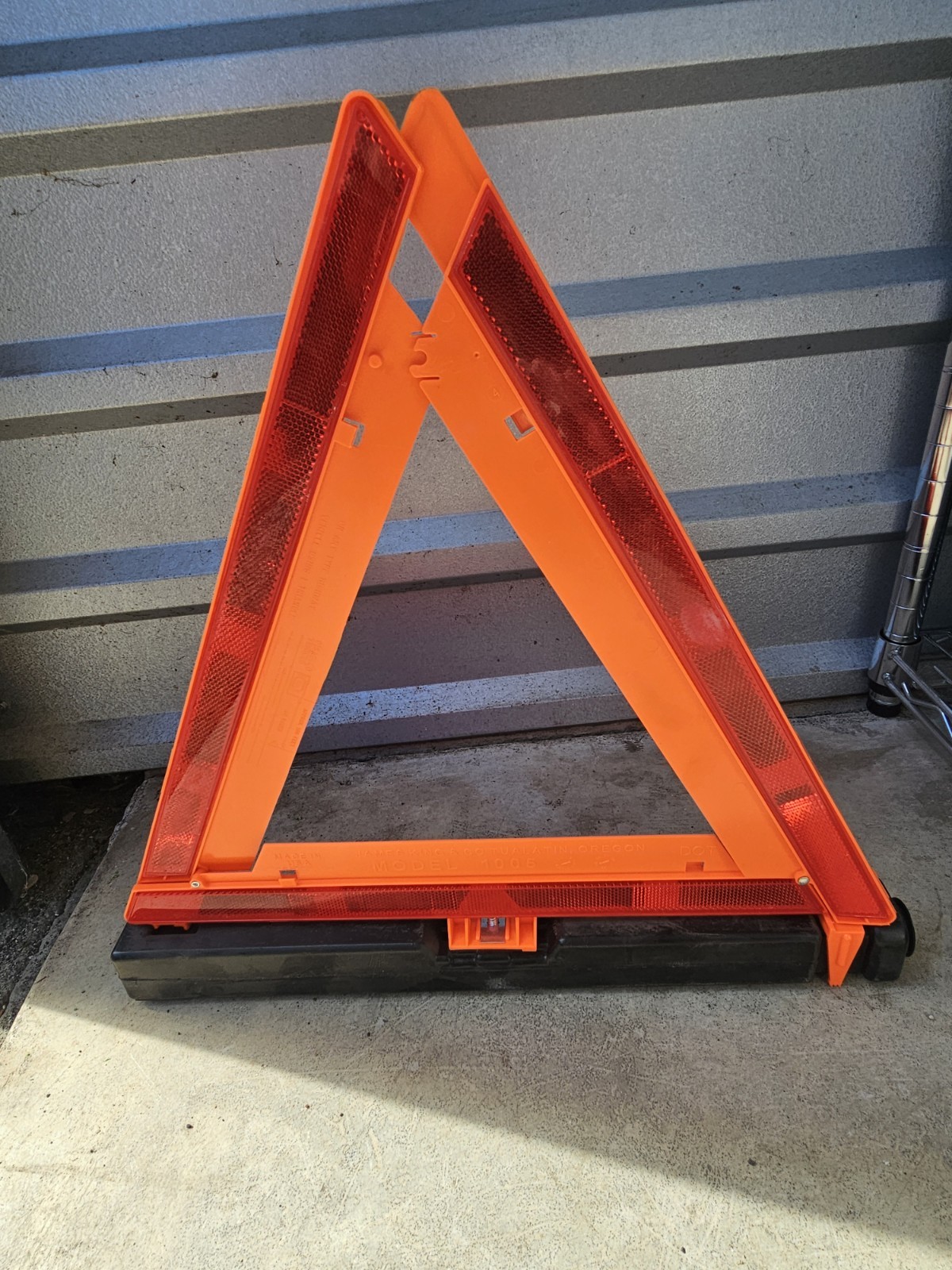 James King Roadside Emergency Safety Warning Triangles - (3) 1005