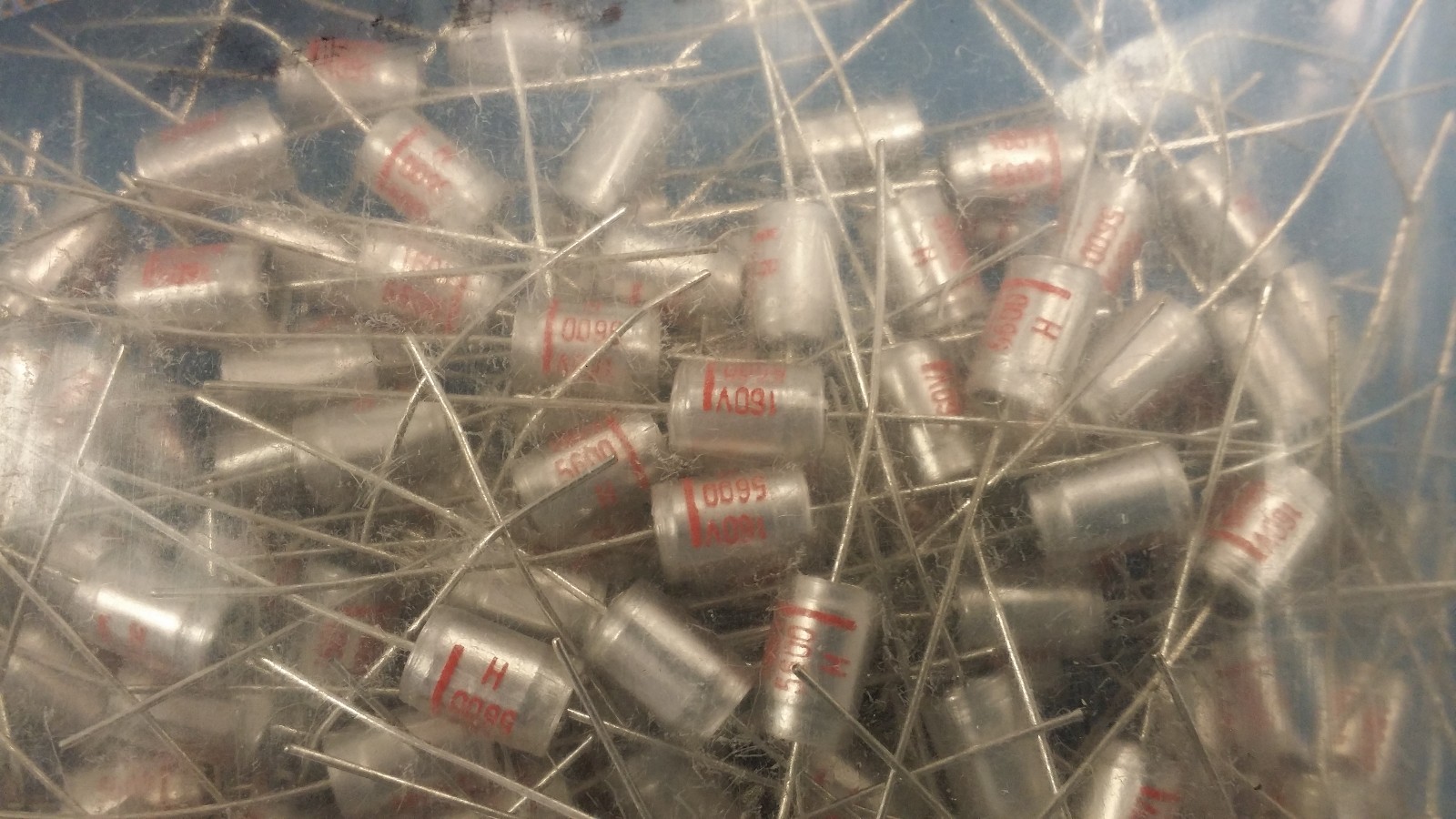 (10 PCS) B33063K1562-H000 SIEMENS CAP POLYPROPYLENE 5600pF 160V 2.5% AXIAL LEAD