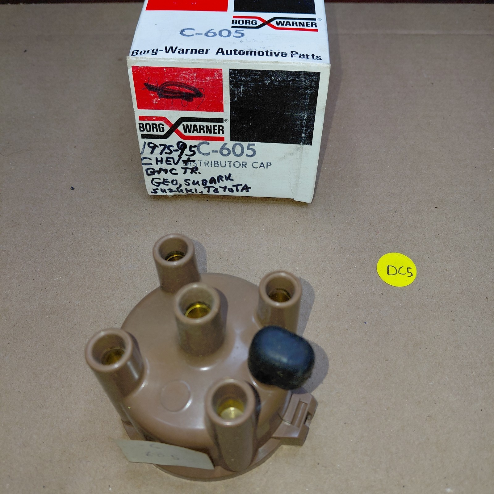 Borg Warner Distributor Cap C-605