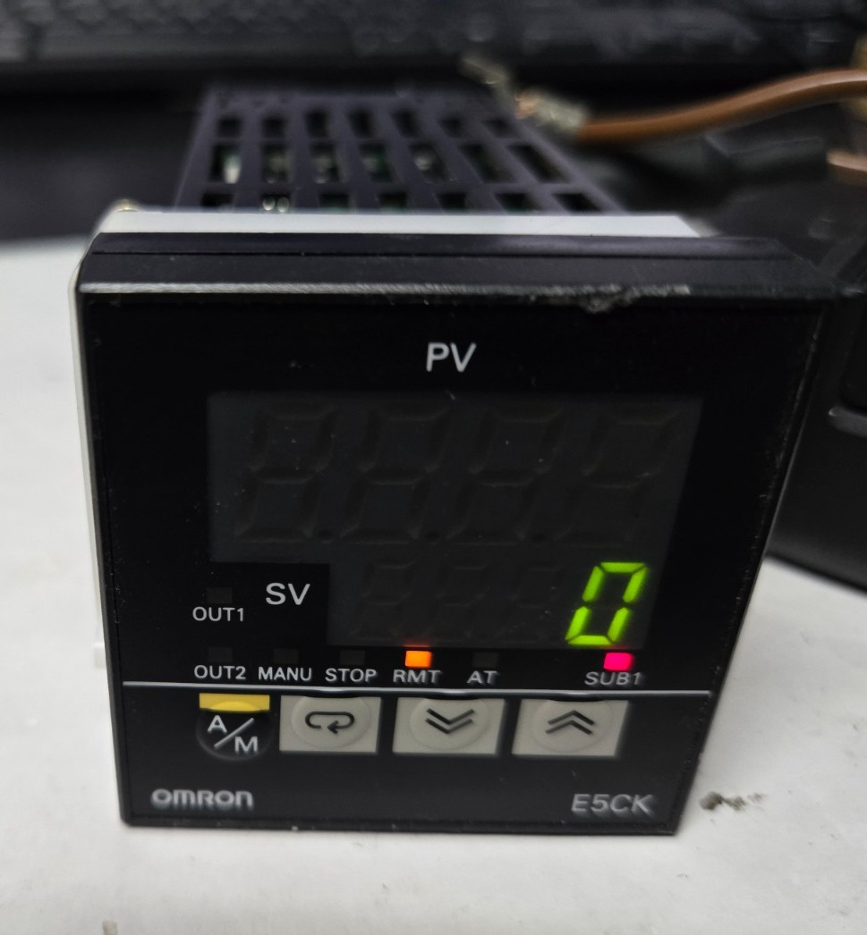 Omron E5CK‑ATT‑500 Temperature / Process Controller, RS‑232, 0‑10V Relay, Tested