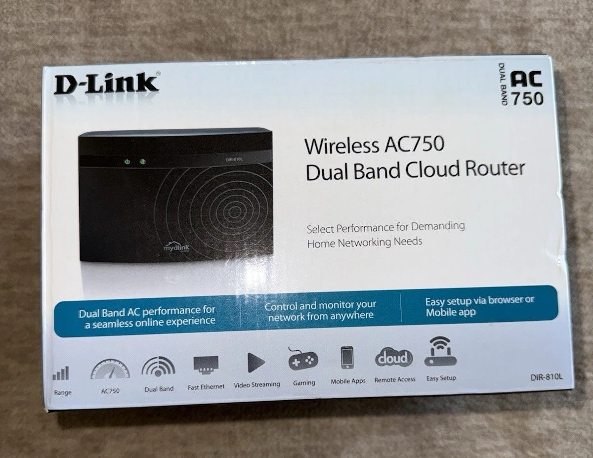 D-Link Wireless AC 750 Dual Band Cloud Router (DIR-810L) New Open Box