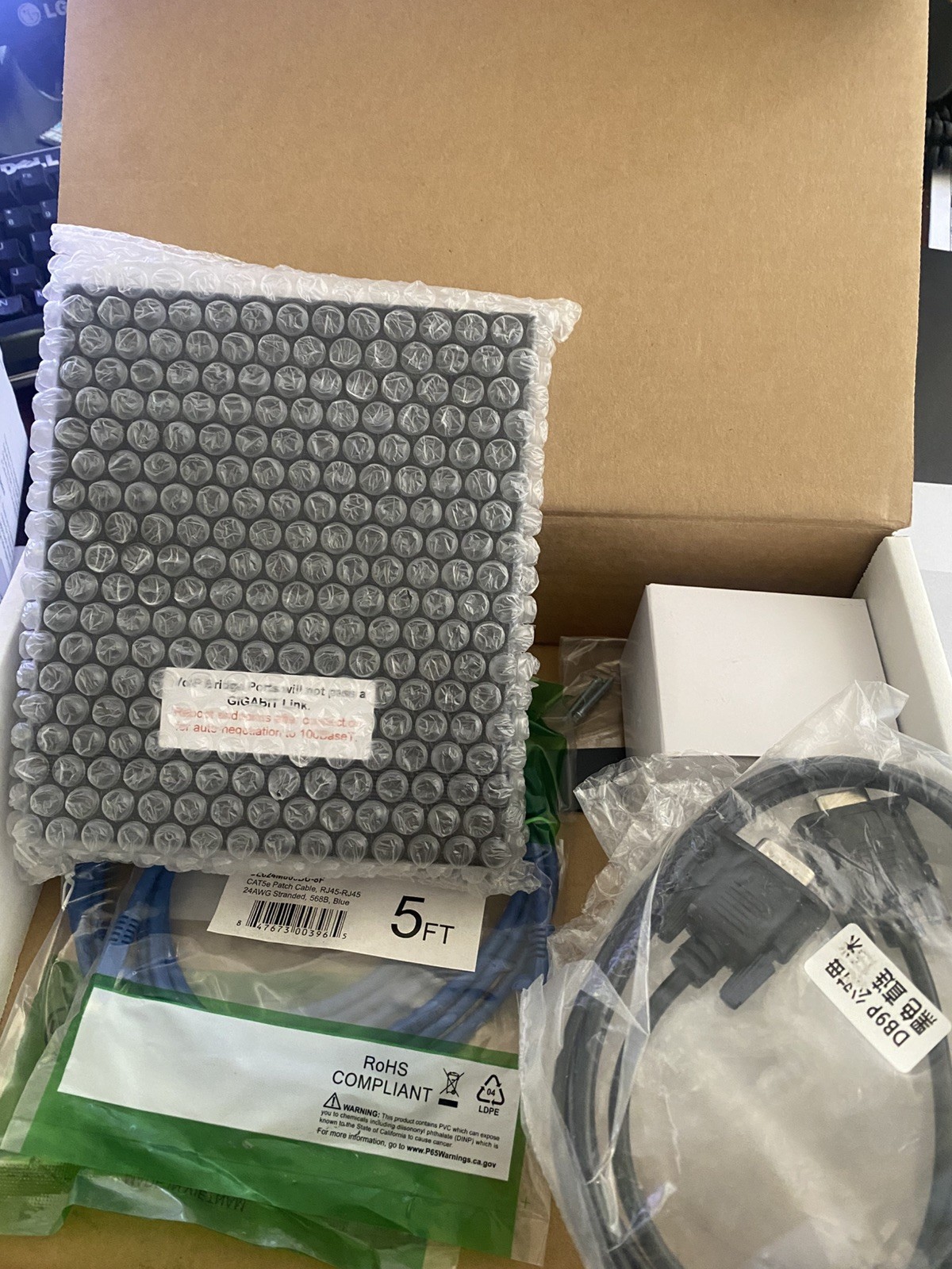 New Vertex 4 Line Caller ID Box for VoIP.  CallerID.com