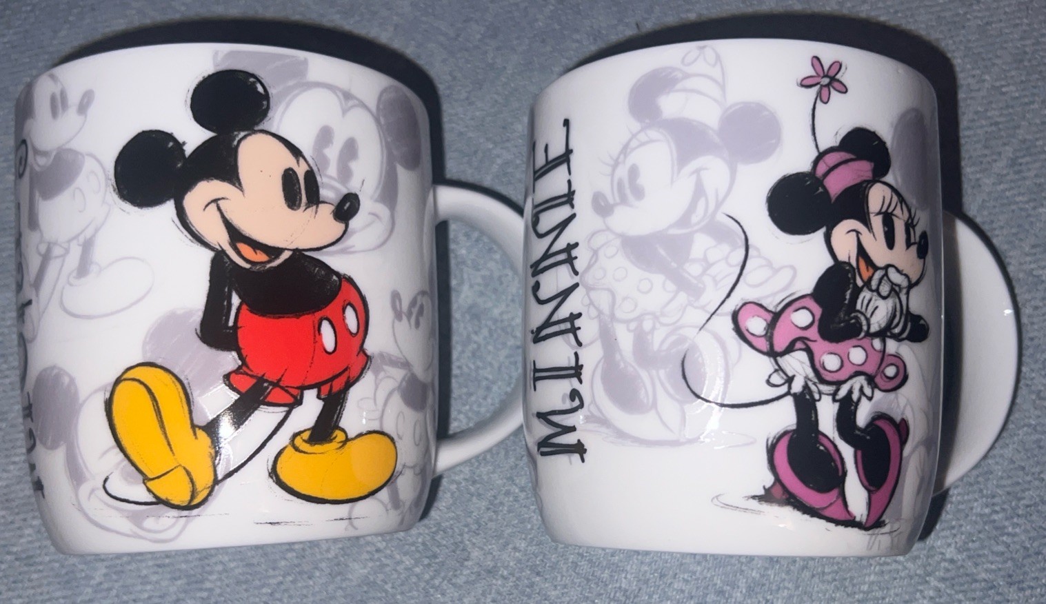 disney 2 pack mugs hot topic mickey & minnie - EUC