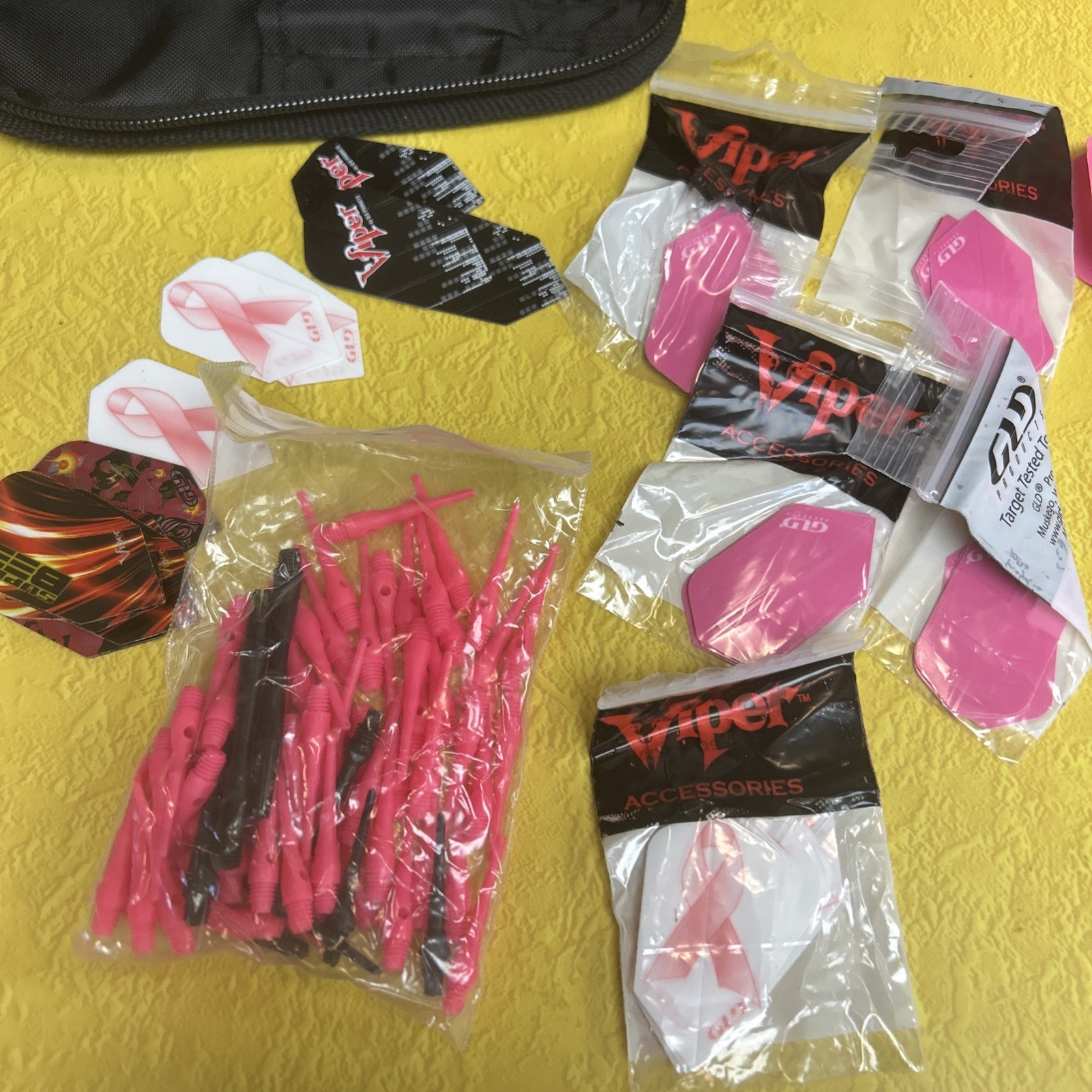GLD Viper Pink Darts Set With Accessories