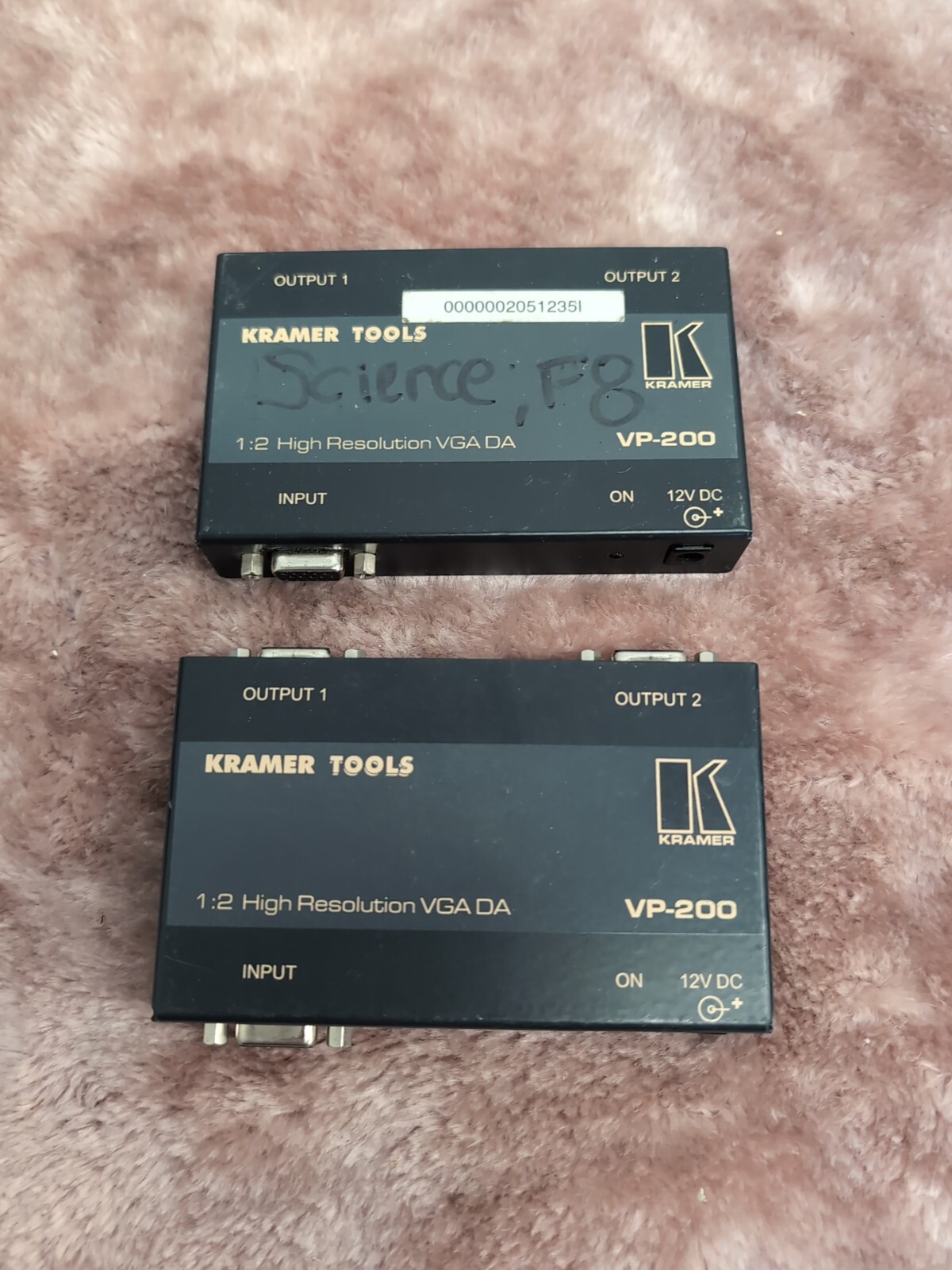 Lot 2 - KRAMER TOOLS 2X1 HIGH RESOLUTION VGA SWITCHER VP-201XL