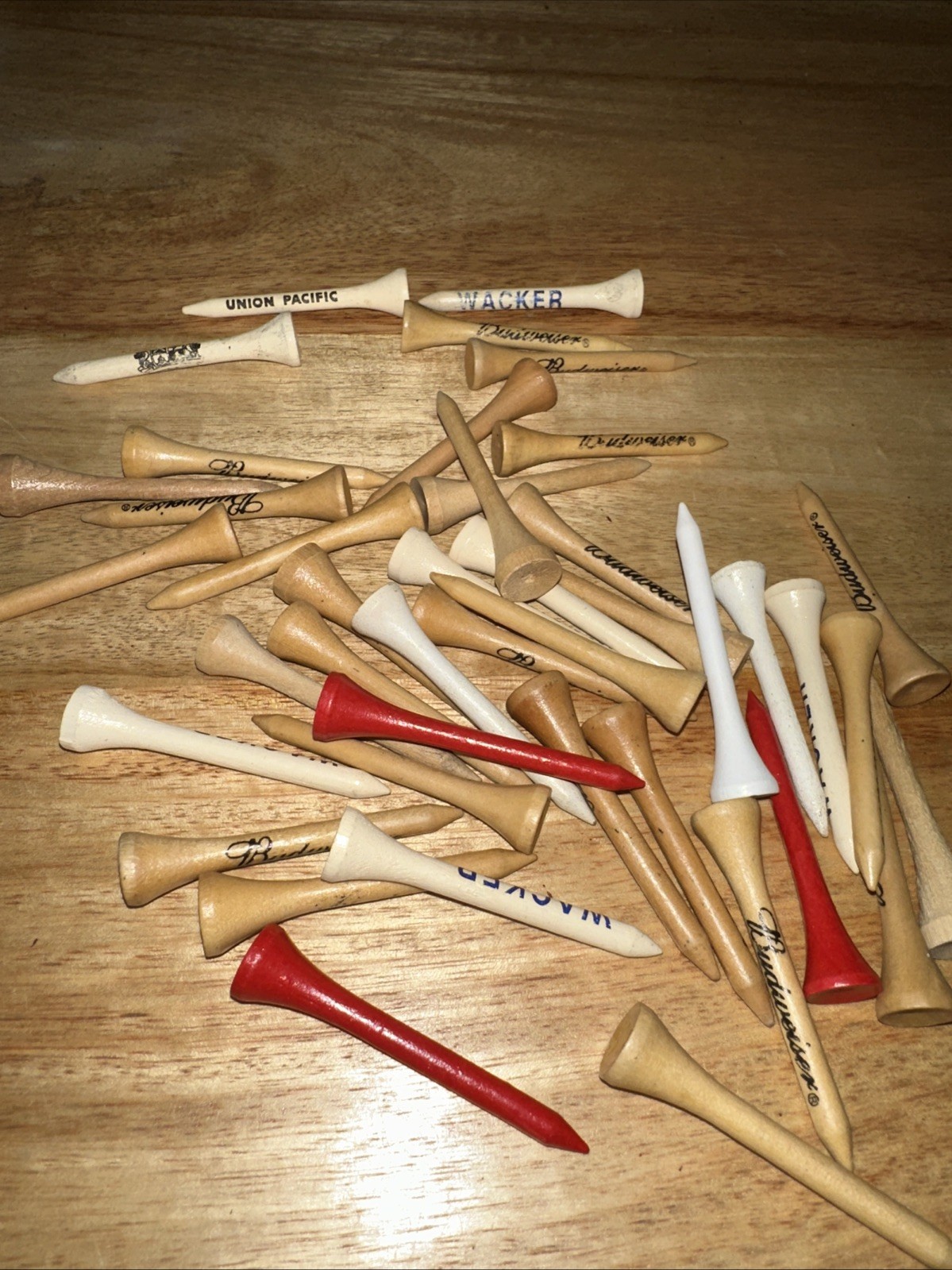 Misc Lot Of Wooden Golf Tees