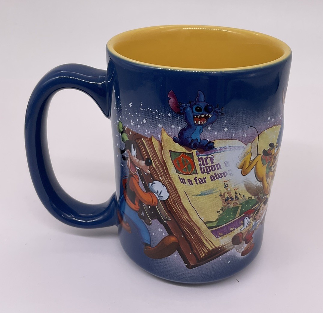 Disney - 15 Magical Years - Winnie The Pooh - Disneyland Paris - 3D Mug " MOM "