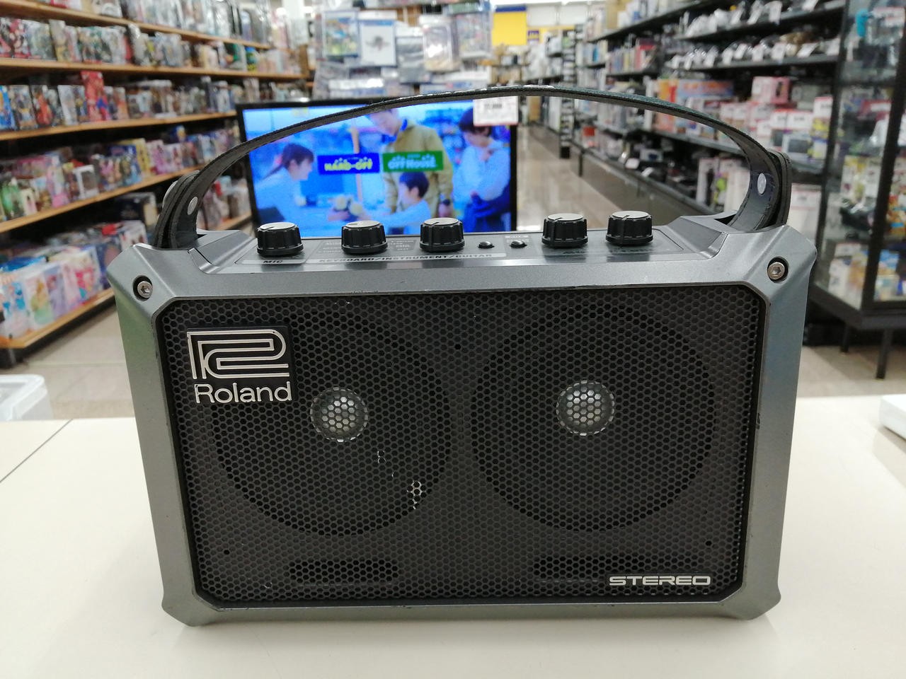 Roland Mobile Cube Portable Amplifier Used with Scratches & Battery Leak Notice