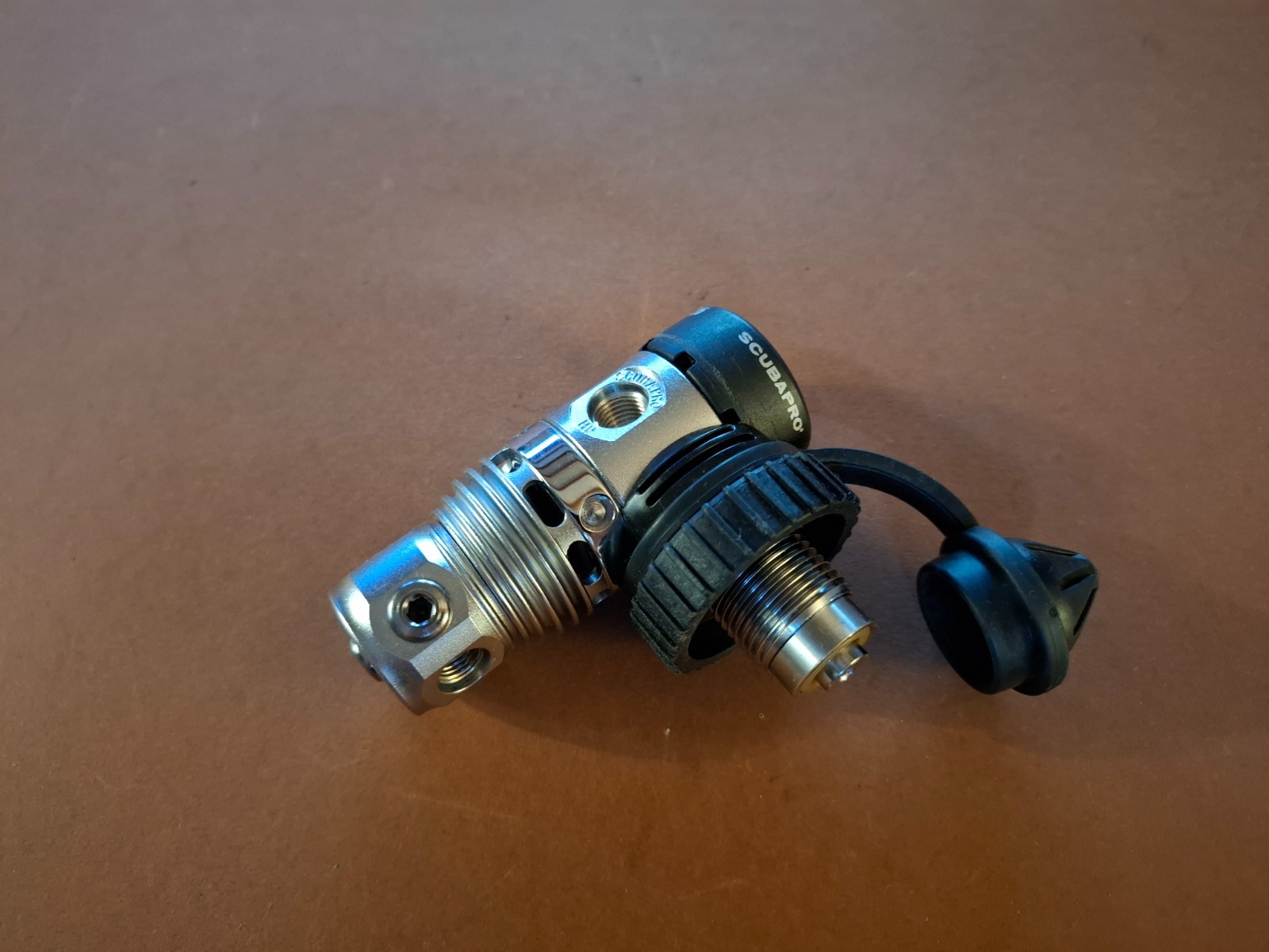 SCUBAPRO MK25 DIN 300BAR Fitting Turret 1st Stage Scuba Regulator Dive