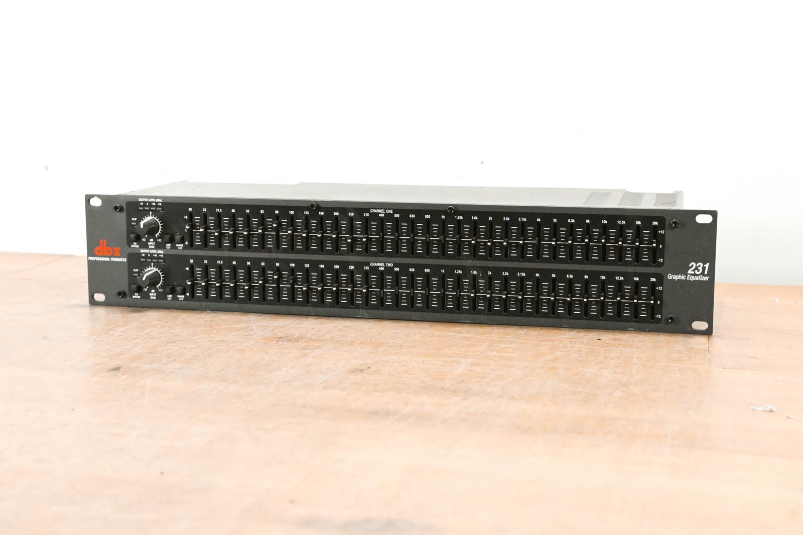dbx 231 Dual-Channel 31-Band Graphic Equalizer CG014FD
