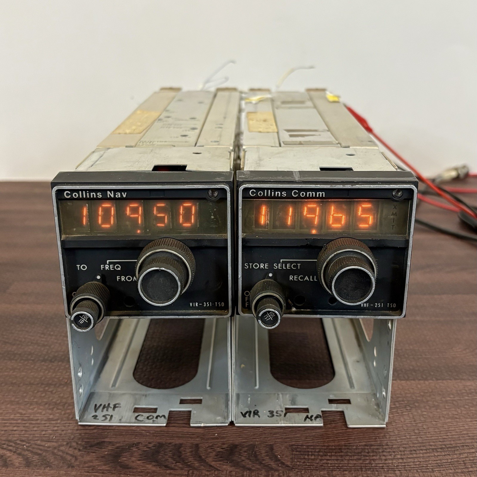 COLLINS VHF 251 / VIR 351 Nav/Comm w/ Tray - Tested Working