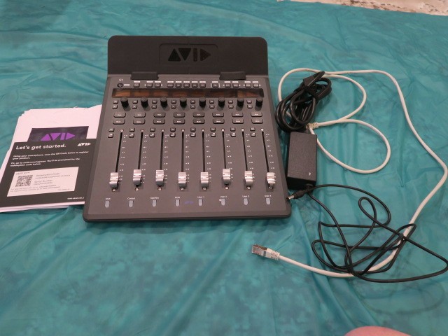 Avid S1 8 Fader Desktop Control Surface with Studio Talk Stand