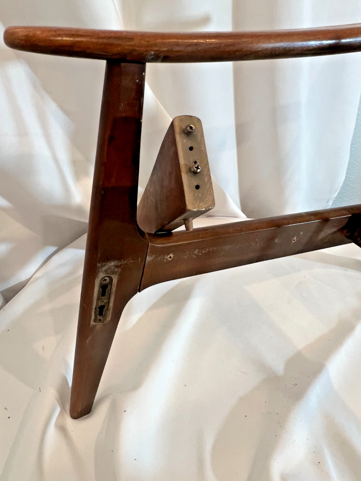 Mid-Century Modern Danish-Style Lounge Chair - Walnut, 1960s - Beautiful Shape