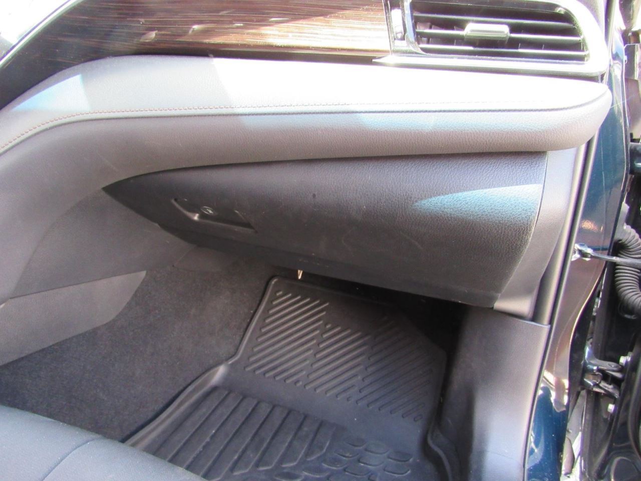 CAMRY     2018 Glove Box 1077013