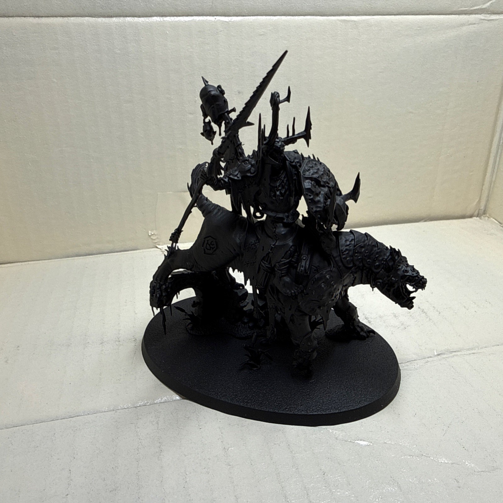 Warhammer AoS Kruleboyz: Killaboss on Great Gnashtoof - Assembled