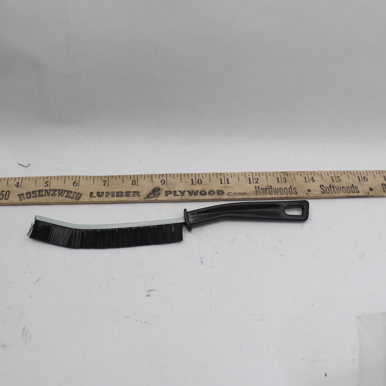 Ergonomic Handle Crevice Bristled Cleaning Brush Black 9"