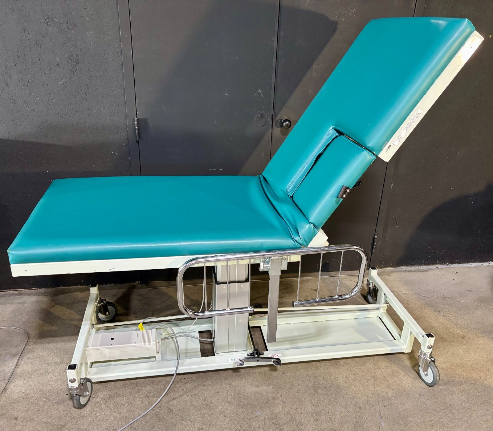 Medical Positioning Inc echo table model 1122