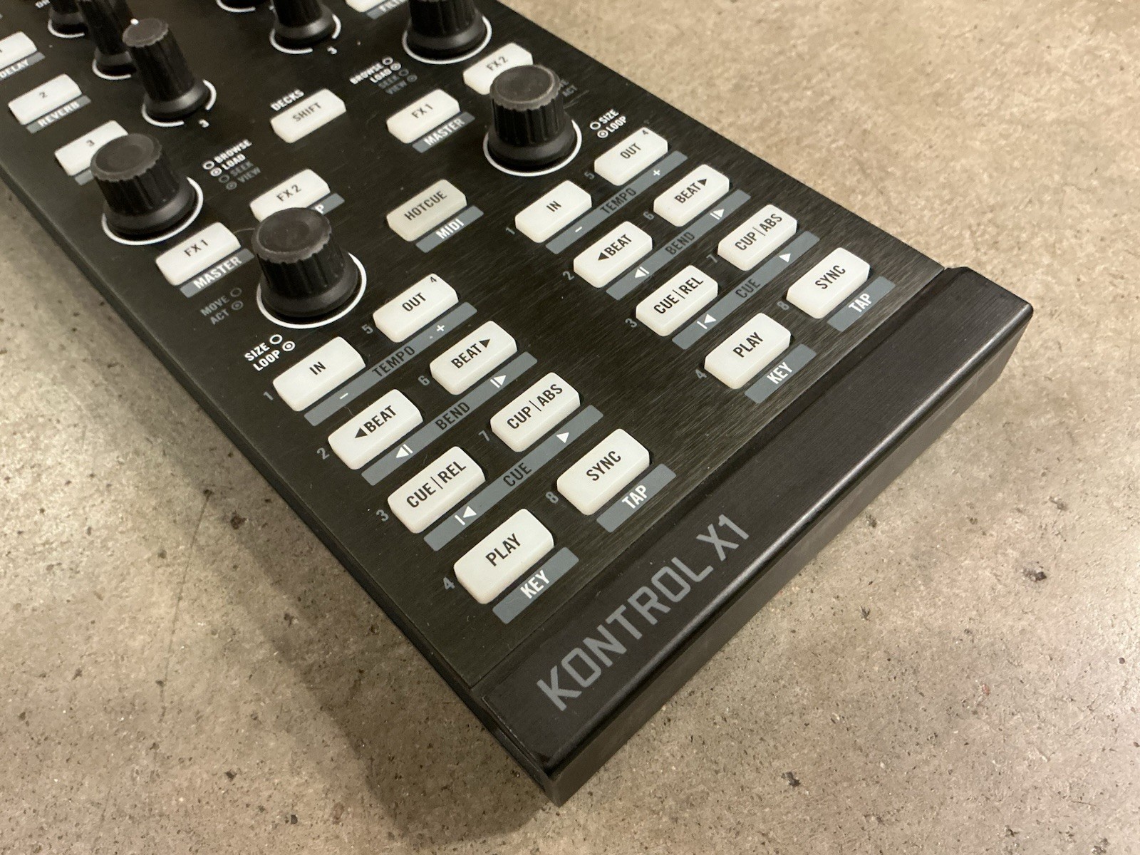 Native Instruments Traktor Kontrol X1 DJ Decks Effects Controller TESTED #CM7