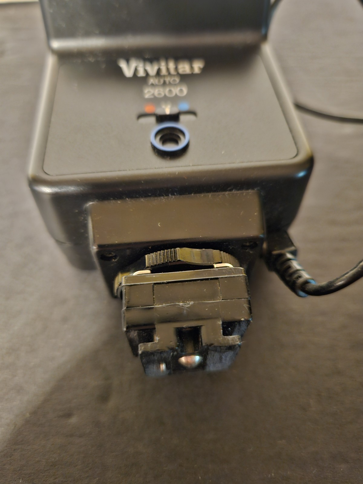 Vivitar Auto 2600 Auto Electronic Flash For Camera Locking Mounting Foot