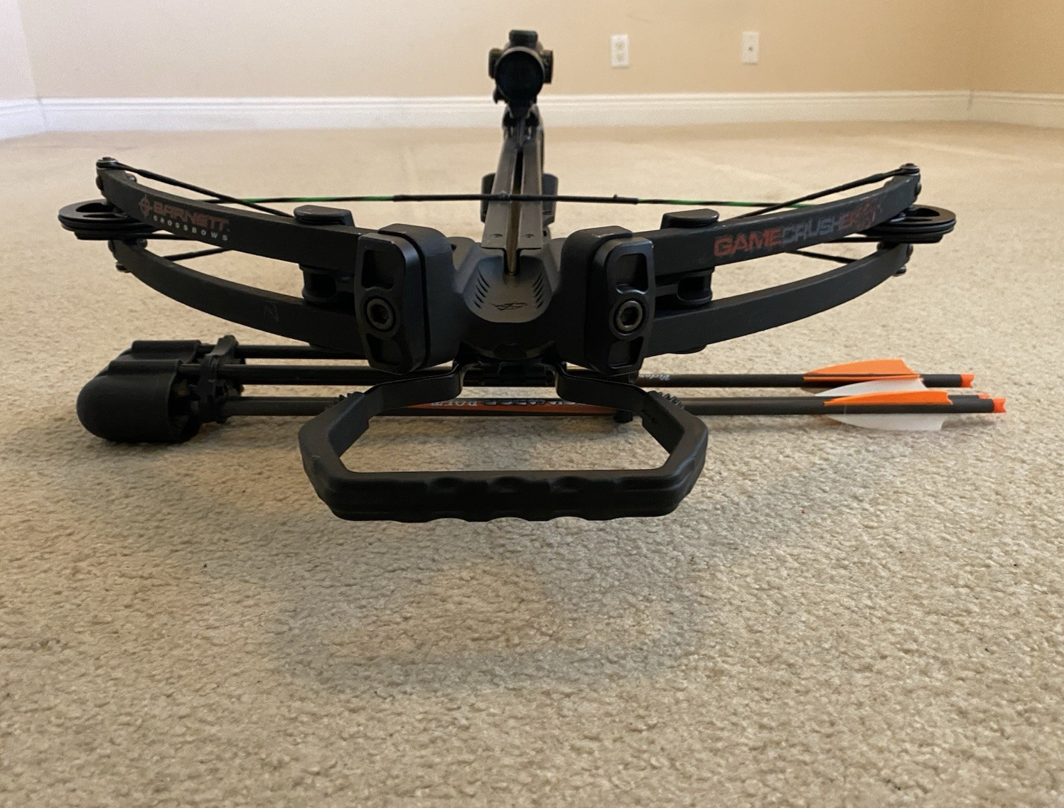 Barnett Gamecrusher 150 lb Compound Crossbow Black/Camo w/ Scope & 3 Bolts