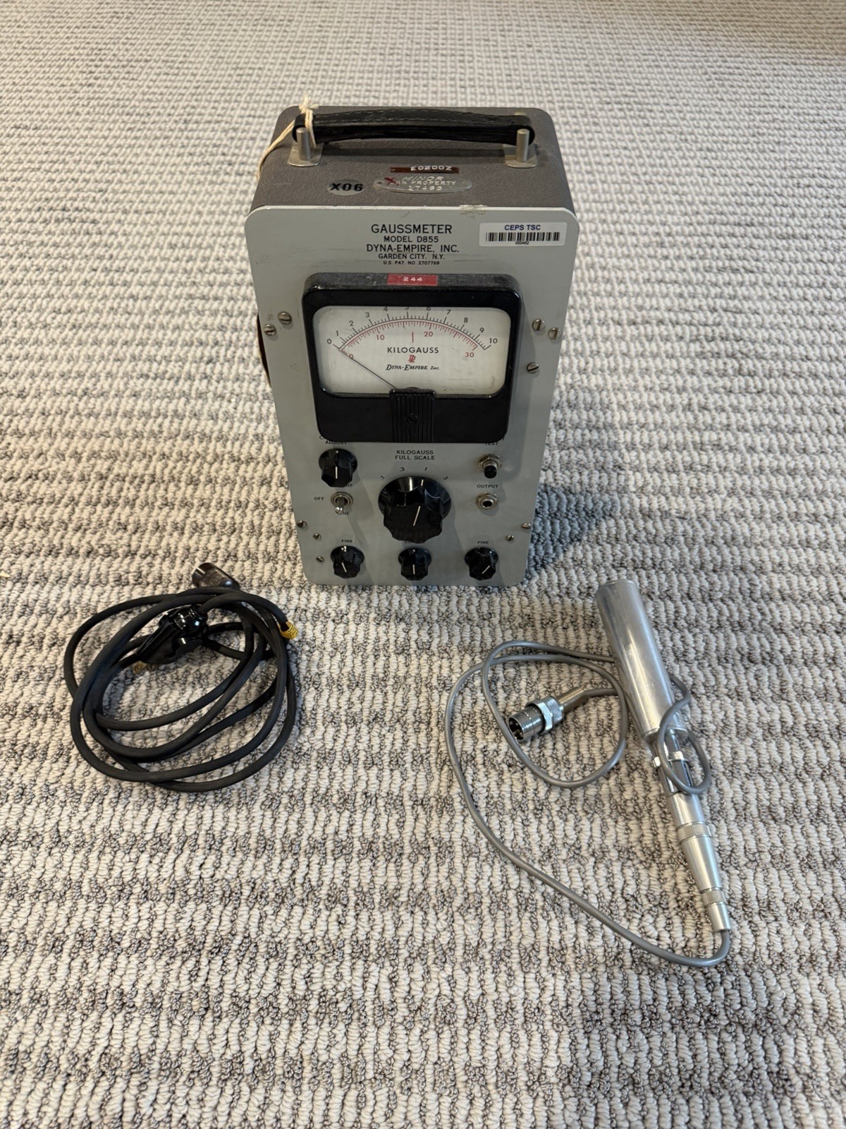 Vintage Gaussmeter Model D855 Dyna-empire _ great Piece