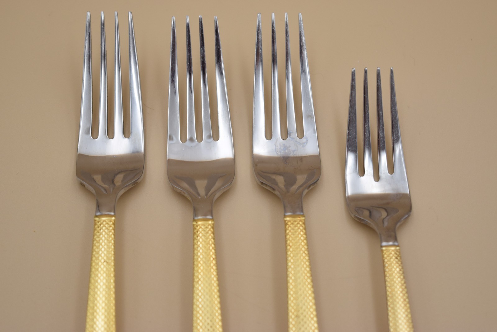 Argent Orfevres 14pc Flatware Gold Tone Dotted