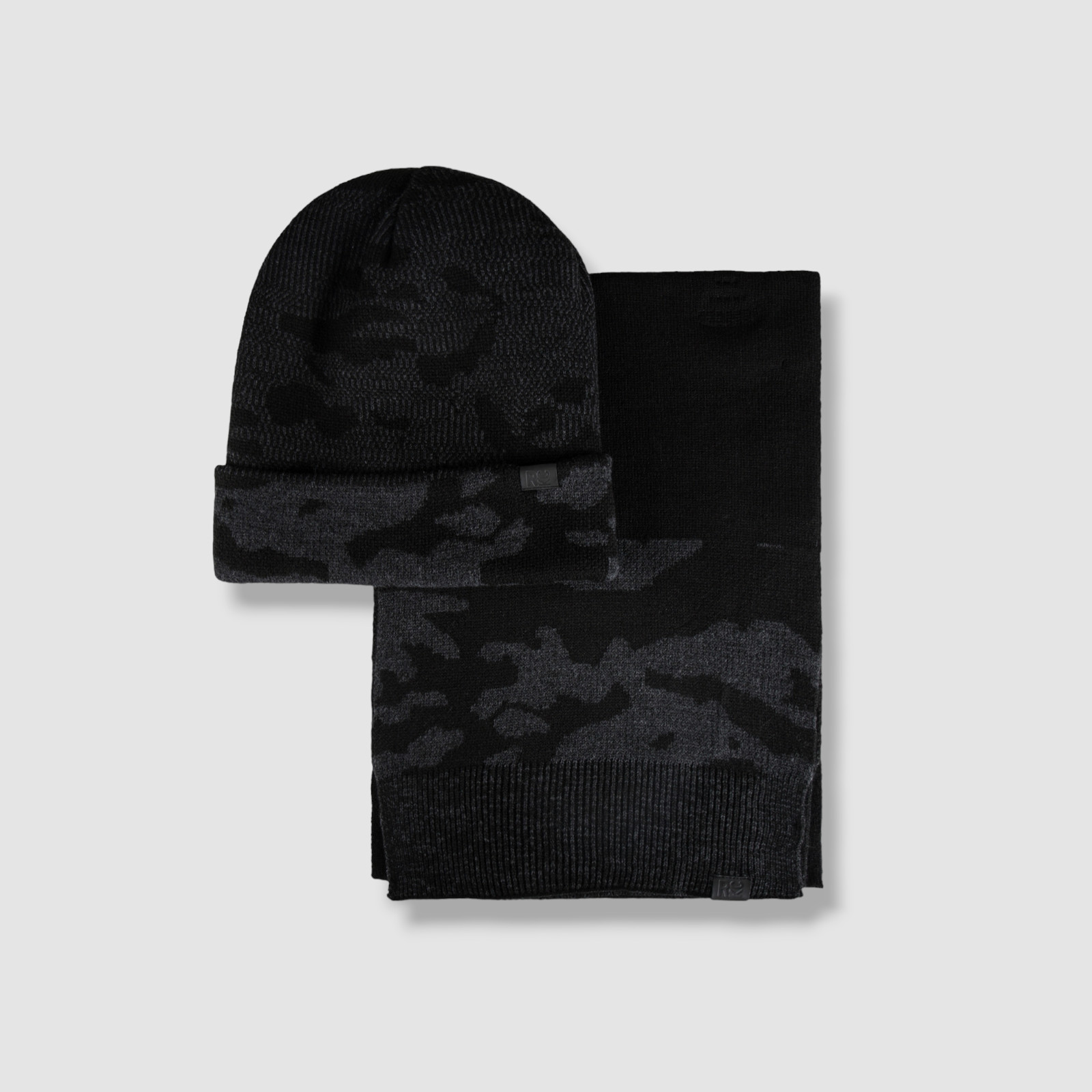 $54 Kenneth Cole Reaction Mens Black Gray Wrap Camouflage Scarf & Beanie Set OS