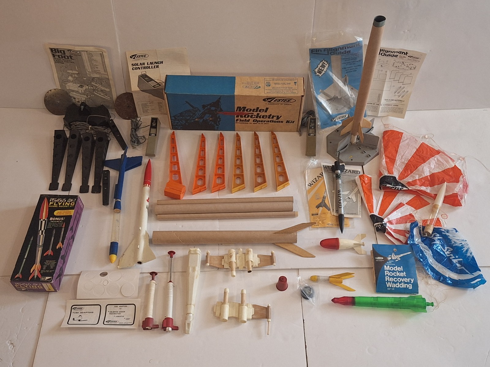 VTG MODEL ROCKET Lot Big Foot Star Wars Field Operations Kit Parts Accessories