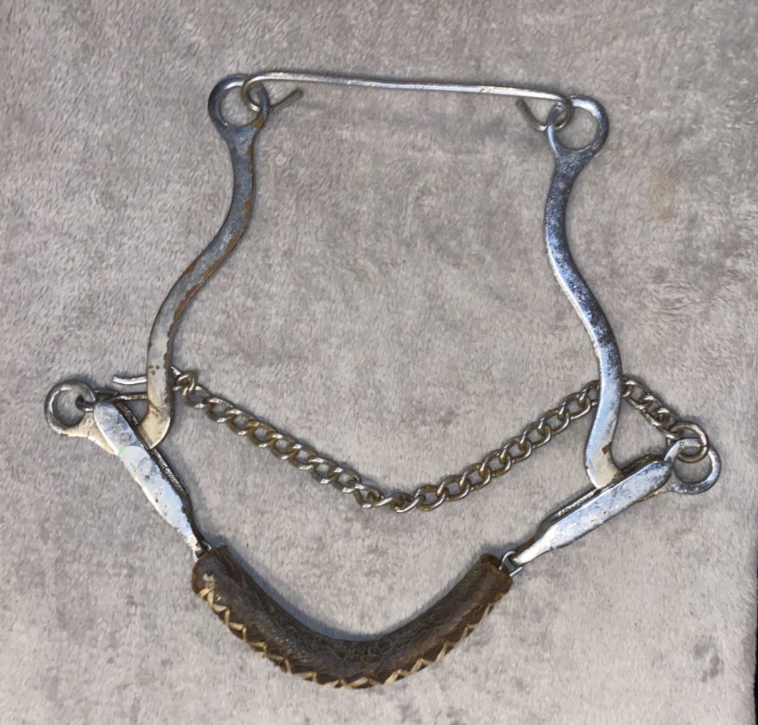 LEATHER NOSE MECHANICAL HACKAMORE WITH CHAIN HORSE SIZE
