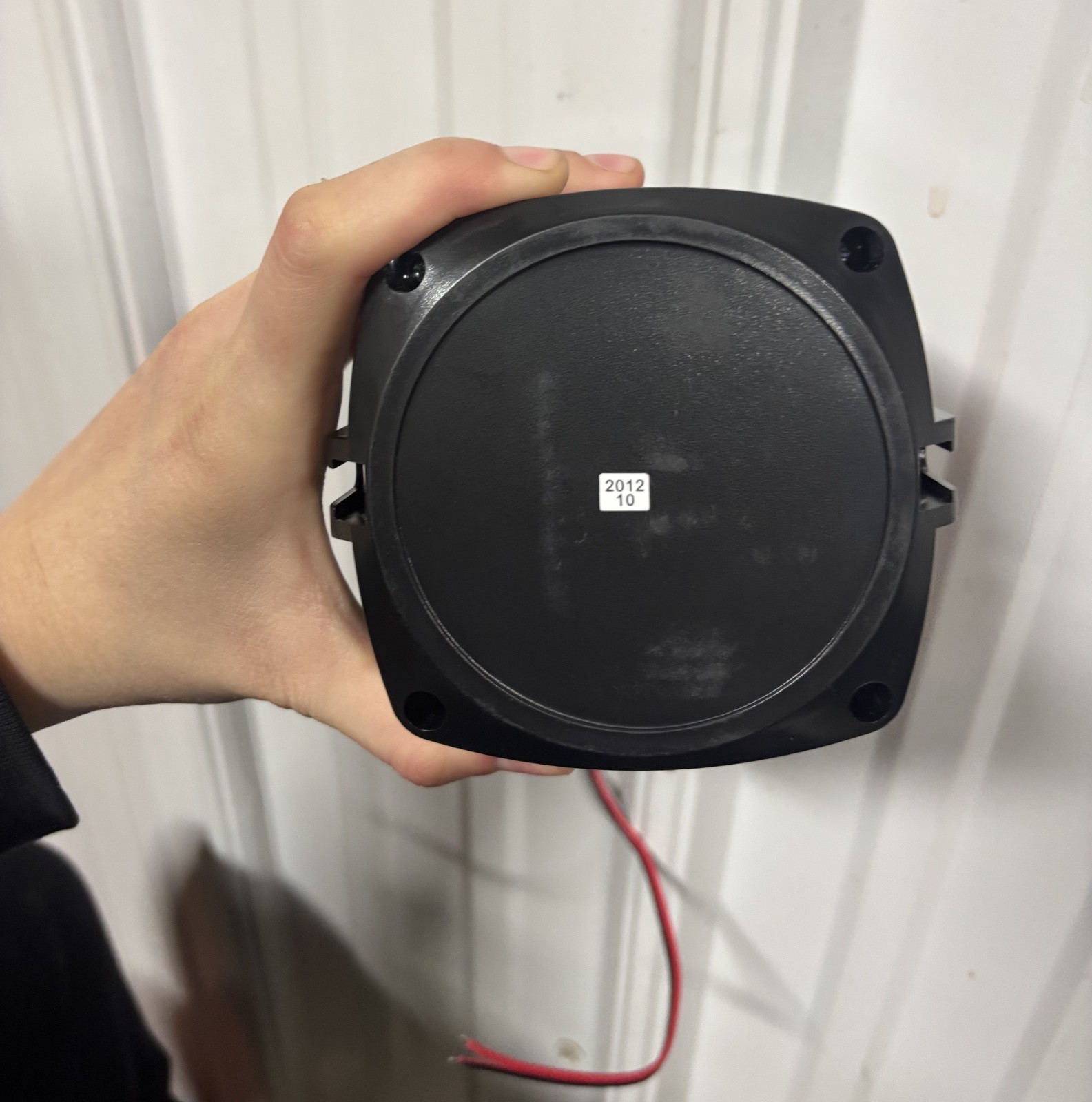 **MISSING SCREWS** ELK-44 30 WATT SPEAKER