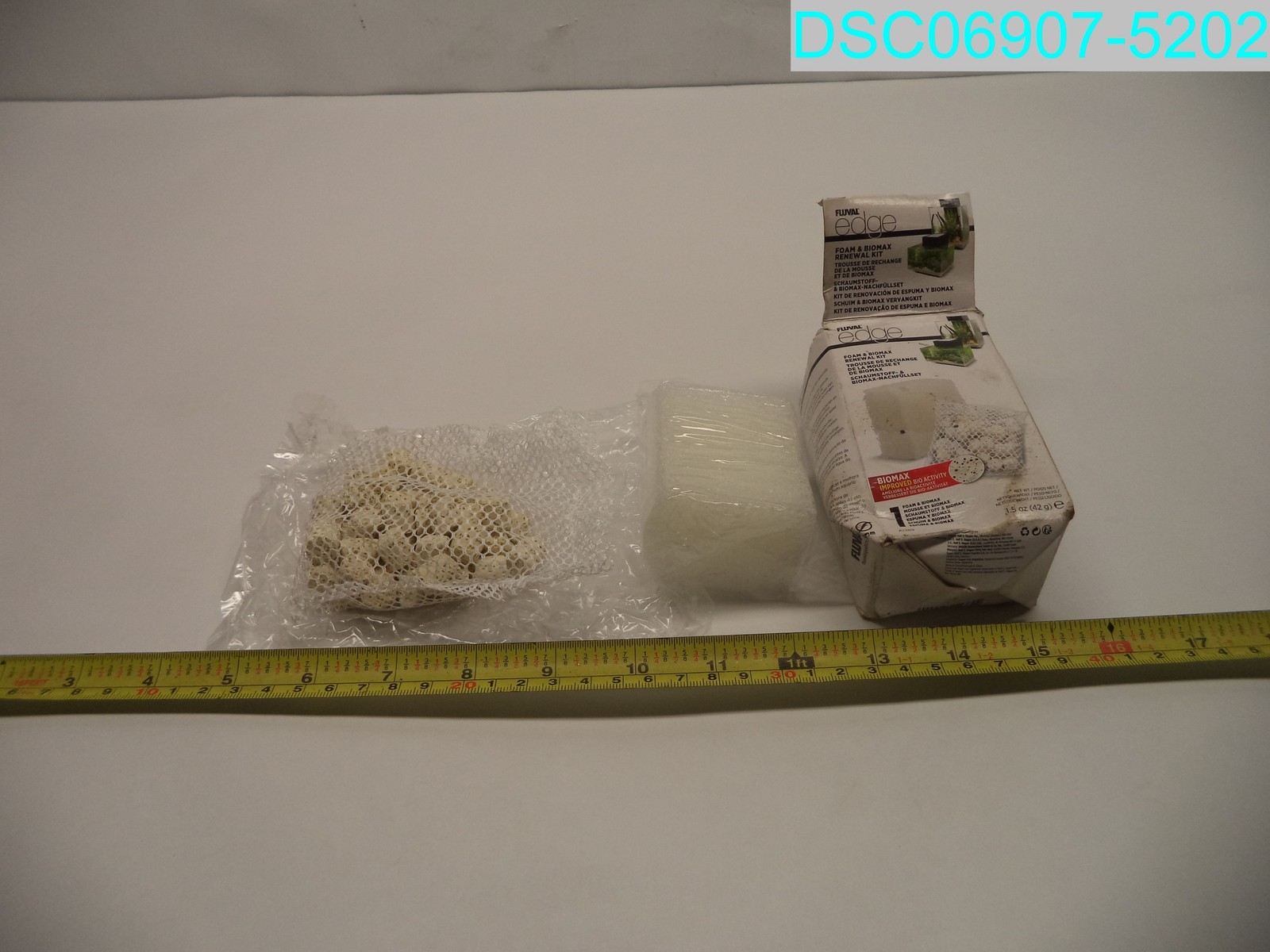 Fluval EDGE Foam & Biomax Filter Media Renewal Kit 1.5 oz 015561113892