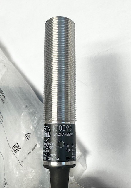 ifm IG0093 Inductive Proximity Switch Sensor 5 mm f, 20...250V AC/DC