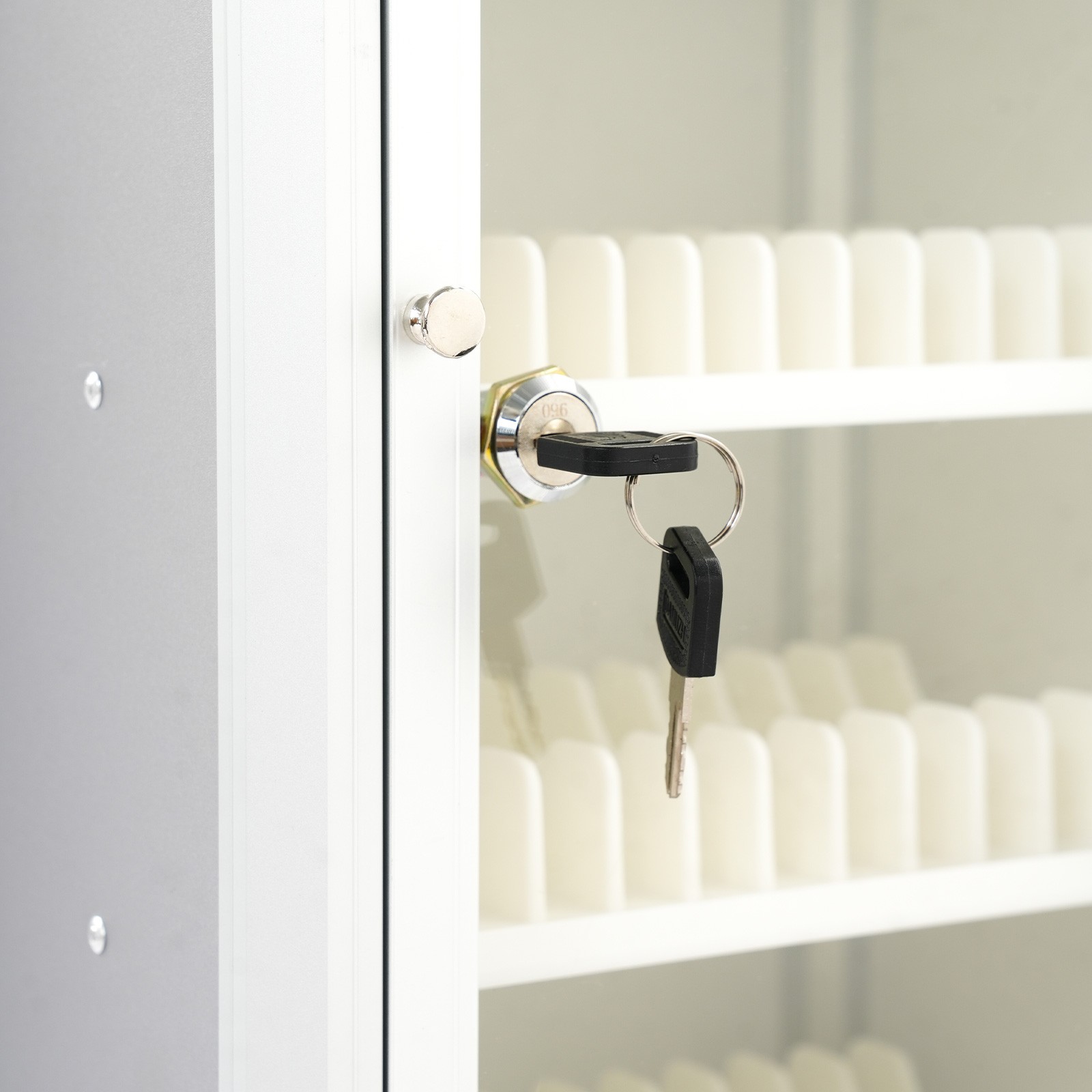 48-Slot Mobile Phone Storage Cabinet with Lock and Rolling Wheels