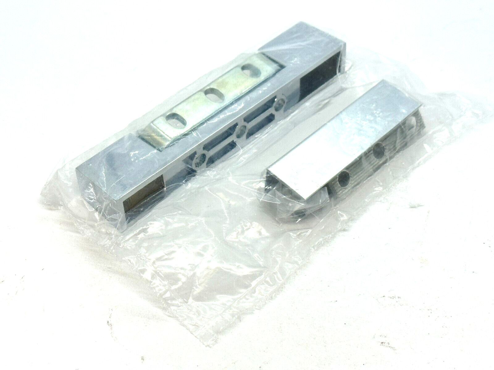 Component Hardware R42-2840 Edgemount Hinge 5/8" Offset